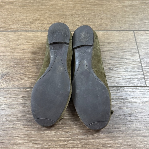 Talbots Women's Green Suede Slip-On Flat Tassel Size 7.5 Fall Holiday - Picture 9 of 10